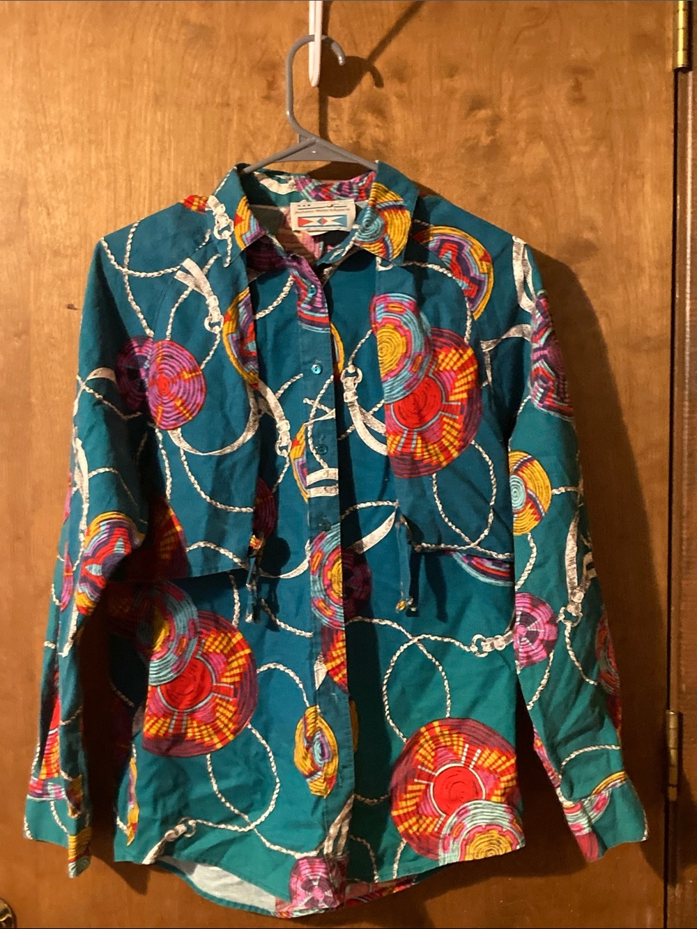 Vintage Wrangler Teal Button-Down Shirt with Multicolor Circular Print